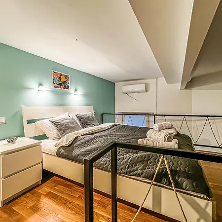 Global Living - Dazzling Dob Dwelling * Budapest